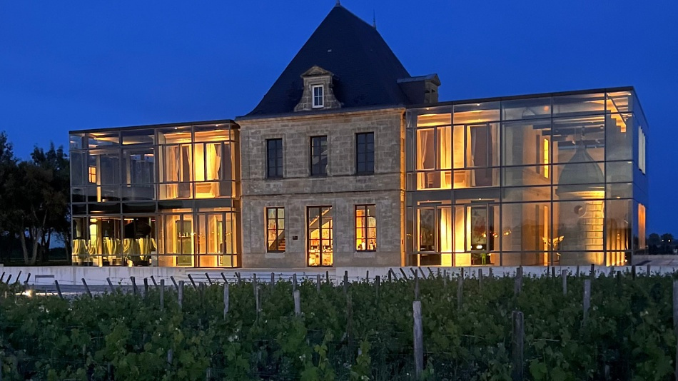 Bordeaux Chateau (950 x 534 px)