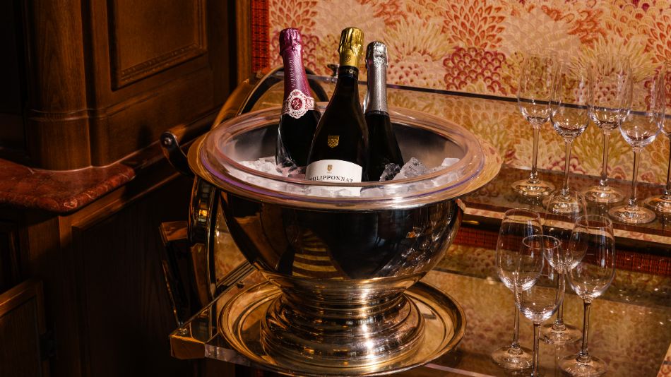 Wine & Champagne Tastings &ndash; Baur&rsquo;s Bar