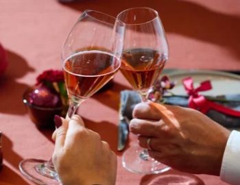 &laquo;CHEERS!&raquo; Auf ein neues Kapitel &ndash; Vinothek B&uuml;lach